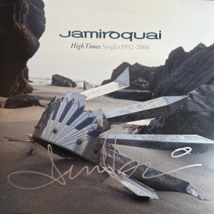 ODQtNjI4My5qcGVn.jpeg Jamiroquai - High Times: Singles 1992-2006